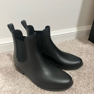 Black Rain Boots - Chelsea Style